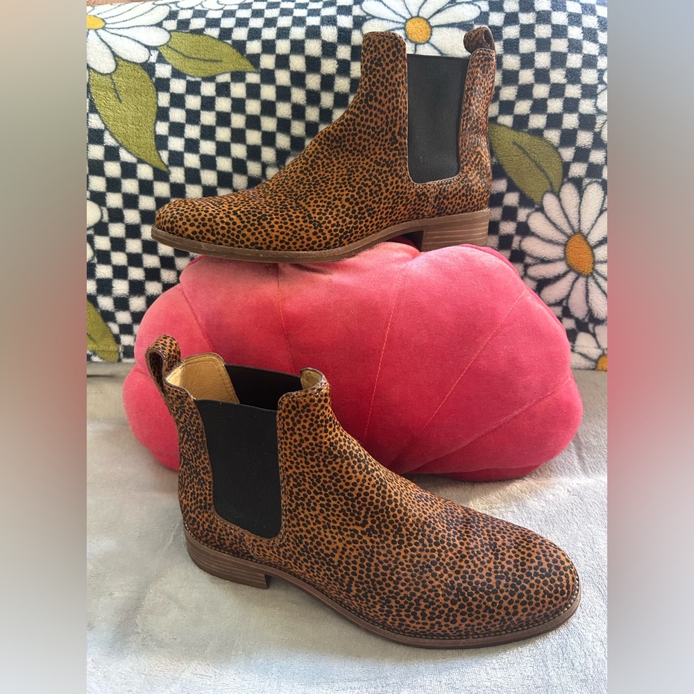 Madewell chelsea boots 🐆